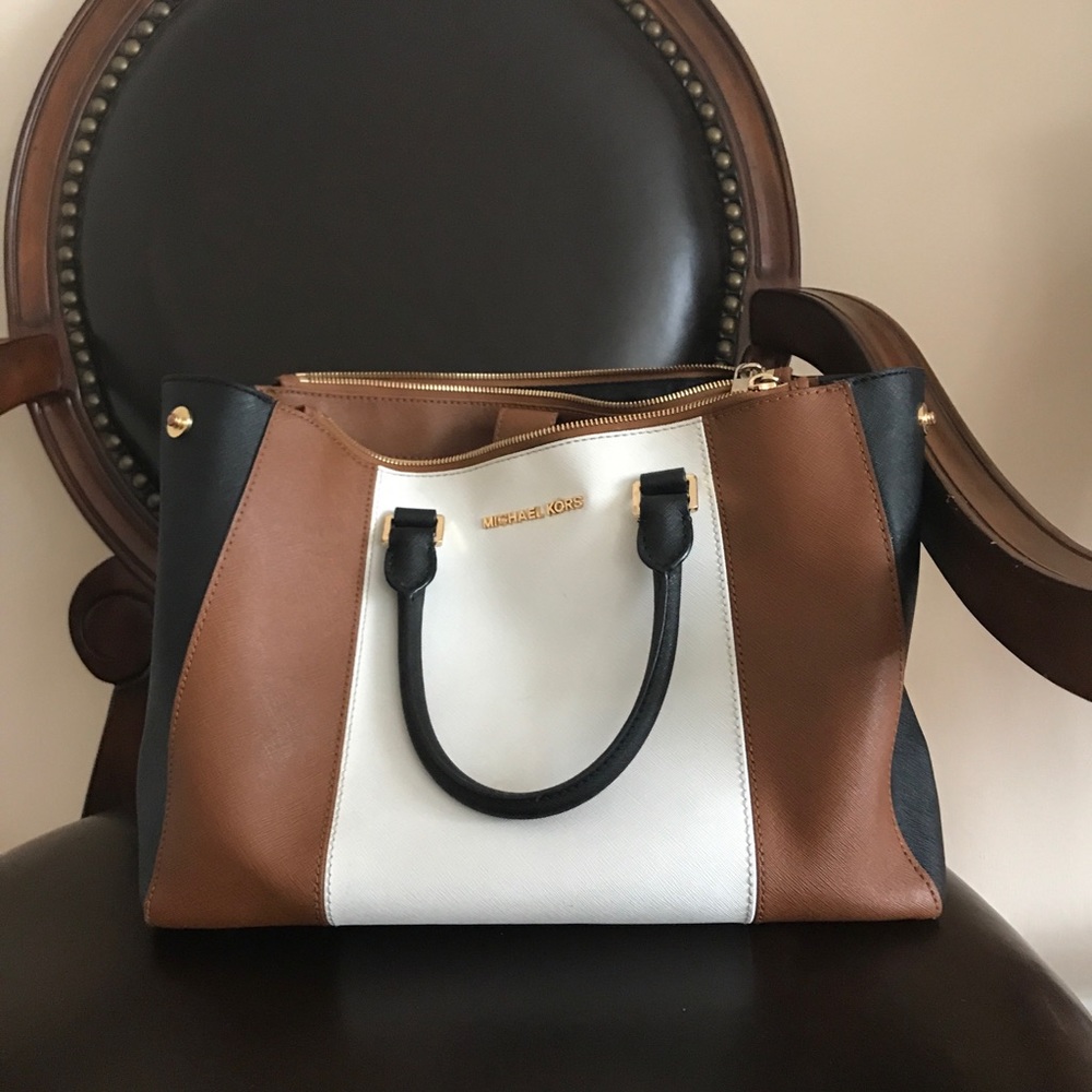 Michael Kor’s Tote Bag